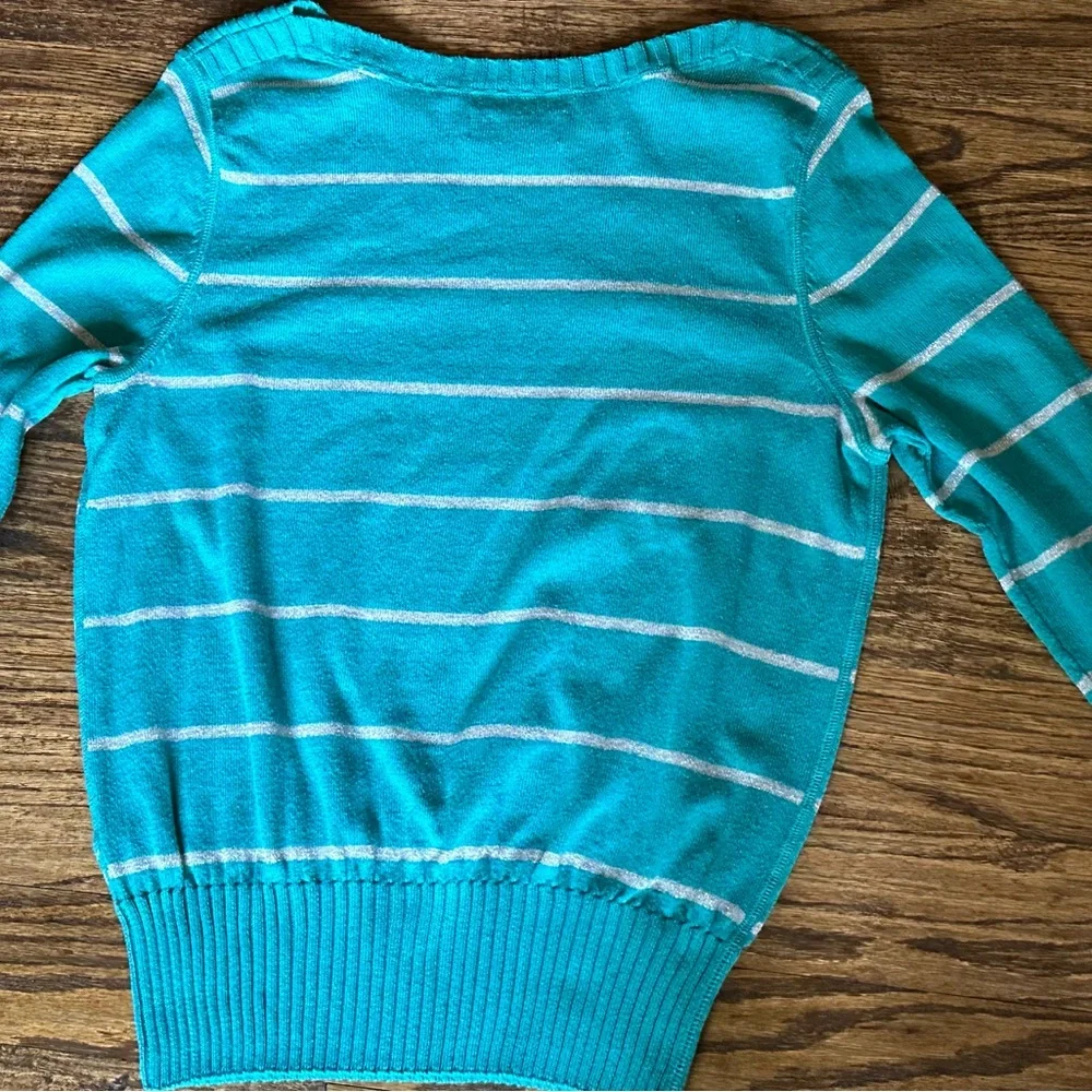 HOST PICK! Pretty sweater - Picture 3 of 4